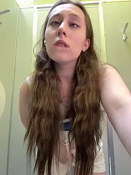 Snapshot of FroggyAnna chatting on June 11, 5:00 pm FroggyAnna online show from June 11, 5:00 pm