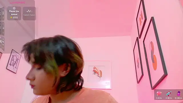 cosplaydate online show from October 1, 3:01 am