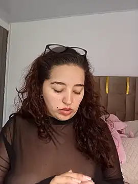 LoanaSantos online show from April 30, 10:25 pm