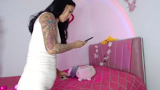 Liahdiaz  online show from September 19, 12:39 pm