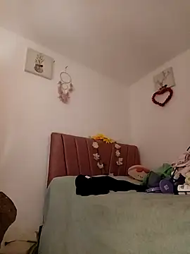 Liahdiaz  online show from September 22, 4:03 am