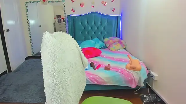 Luna Analya online show from September 12, 12:05 pm