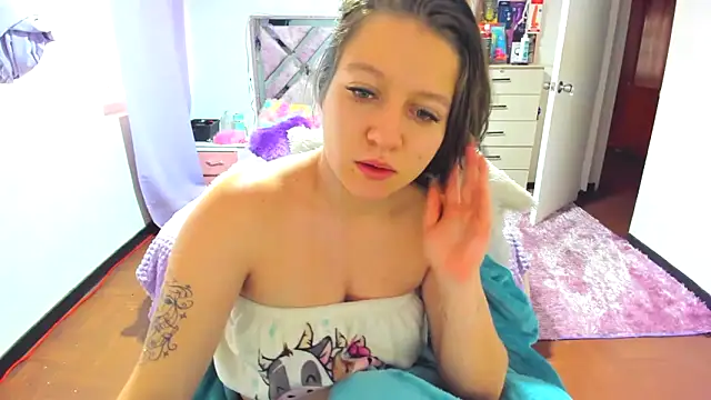 Luna Analya online show from October 31, 11:00 am