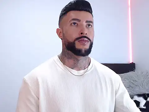 andrea de lucaa online show from September 19, 2:24 am