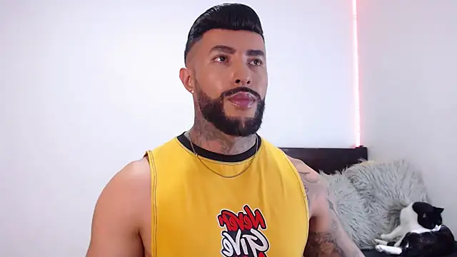 andrea de lucaa online show from September 26, 3:32 am