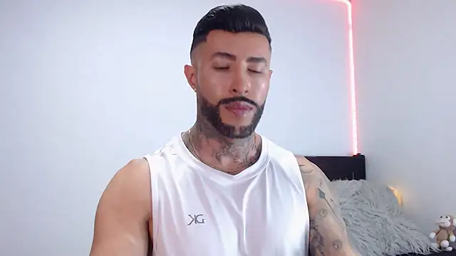 andrea de lucaa online show from October 3, 2:41 am