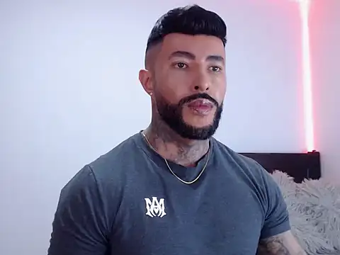 andrea de lucaa online show from October 18, 11:49 pm