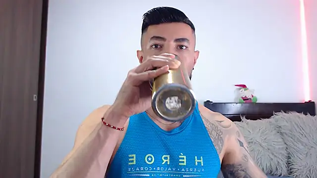 andrea de lucaa online show from December 14, 4:29 am