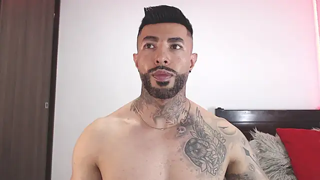 andrea de lucaa online show from March 15, 2:39 am