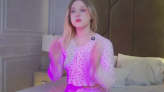 CaitlinSugar online show from March 7, 4:53 am