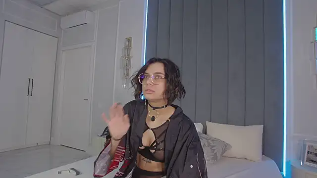 VioletAsh online show from March 22, 4:38 am