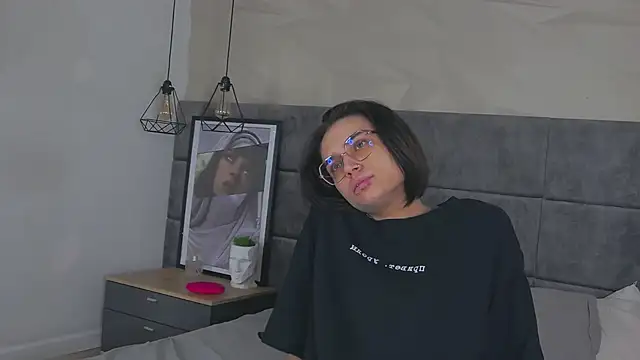 VioletAsh online show from April 25, 4:26 am