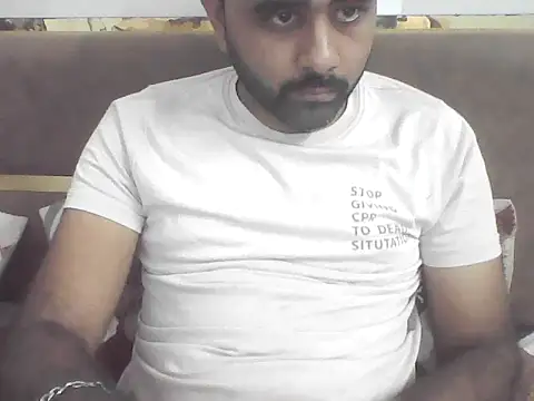 Snapshot of joshisdwe chatting on November 2, 6:21 pm joshisdwe online show from November 2, 6:21 pm