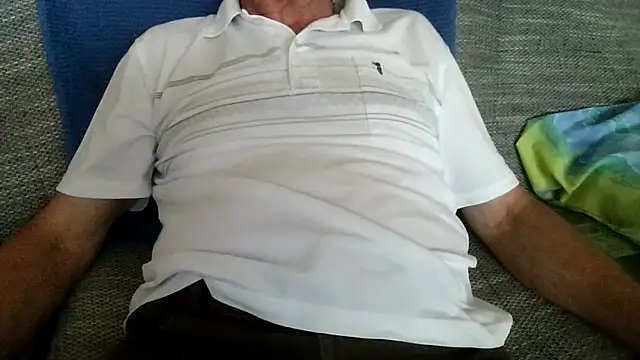 Snapshot of velikifant7 chatting on April 28, 4:23 pm velikifant7 online show from April 28, 4:23 pm