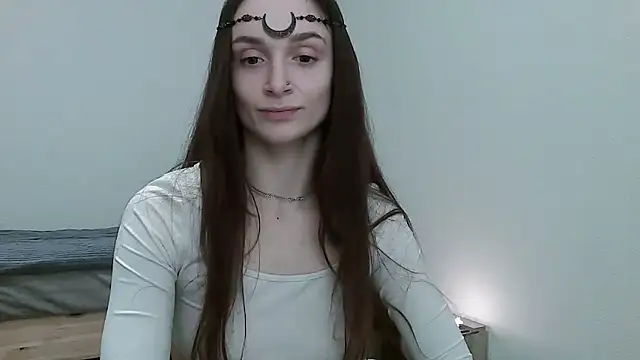   Leyla   online show from November 29, 7:50 pm