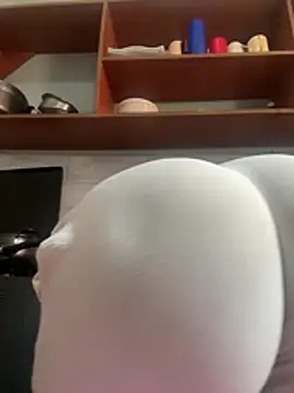 ewatyu online show from April 8, 11:10 am