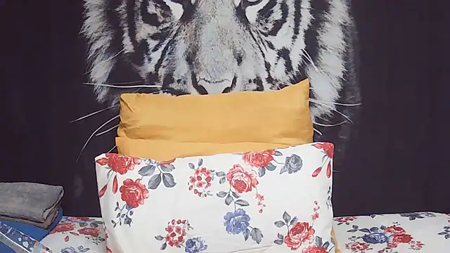 SweetPortableAmber online show from February 24, 7:34 pm