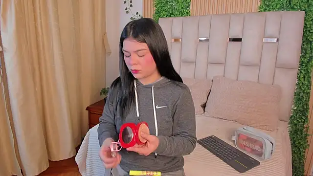 Jade Nmm online show from April 14, 12:33 pm