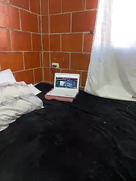 Emma  cumlovee online show from October 24, 9:00 pm