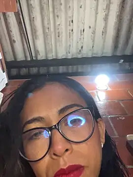 Snapshot of Emma__cumlovee chatting on February 27, 11:43 am Emma cumlovee online show from February 27, 11:43 am