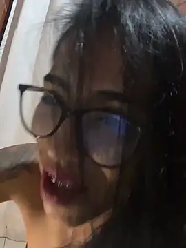 Snapshot of Emma__cumlovee chatting on March 1, 4:14 am Emma cumlovee online show from March 1, 4:14 am