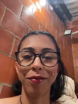 Snapshot of Emma__cumlovee chatting on June 17, 11:56 am Emma cumlovee online show from June 17, 11:56 am