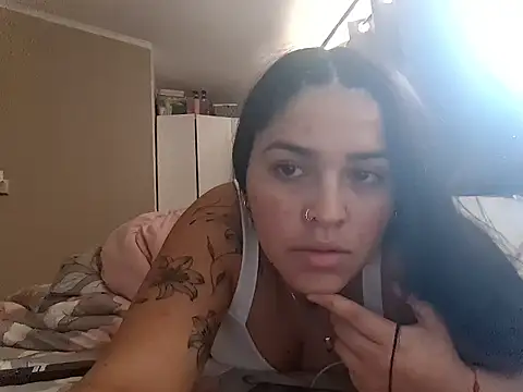 Snapshot of Denisutra777 chatting on April 1, 3:20 pm Denisutra777 online show from April 1, 3:20 pm