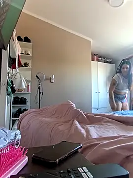 Snapshot of Denisutra777 chatting on April 3, 4:38 pm Denisutra777 online show from April 3, 4:38 pm