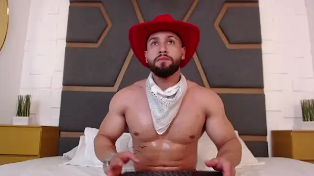 massimofiore  online show from February 3, 3:48 am