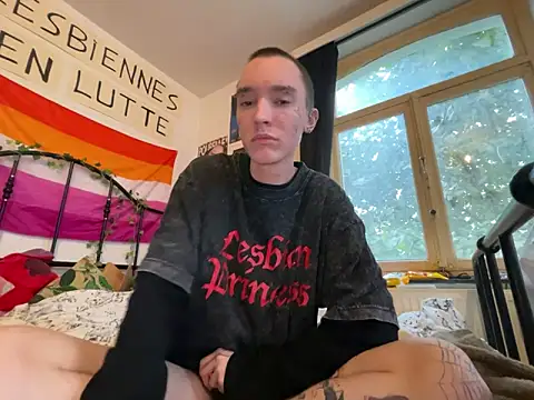 Snapshot of Styxlust chatting on October 17, 3:58 pm Styxlust online show from October 17, 3:58 pm