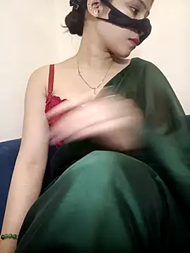 TheSassyGirl7 online show from April 14, 6:58 pm