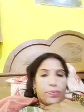 Snapshot of Riya_jaan12 chatting on November 18, 8:30 am Riya jaan12 online show from November 18, 8:30 am