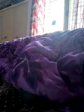 queenbuggi online show from February 1, 9:19 am