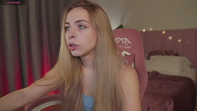 ShinyBarbie online show from September 22, 5:53 am