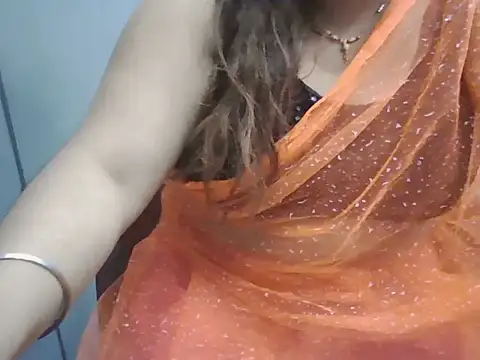 Snapshot of naughty143soni chatting on November 5, 1:44 pm naughty143soni online show from November 5, 1:44 pm