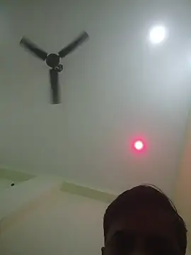 vardh033 online show from October 18, 6:41 pm