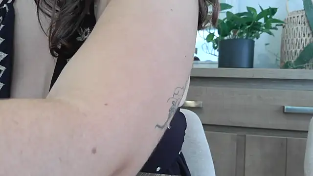 Snapshot of Aambre95Esexy chatting on September 17, 12:40 pm Aambre95Esexy online show from September 17, 12:40 pm