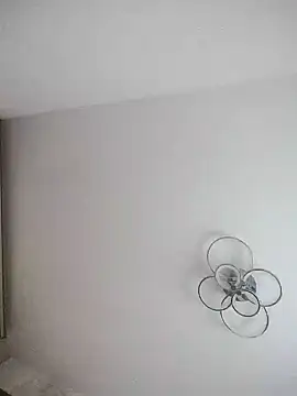 Snapshot of AlisaWyn chatting on February 7, 9:46 am AlisaWyn online show from February 7, 9:46 am