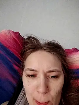 Snapshot of AlisaWyn chatting on February 25, 2:54 am AlisaWyn online show from February 25, 2:54 am