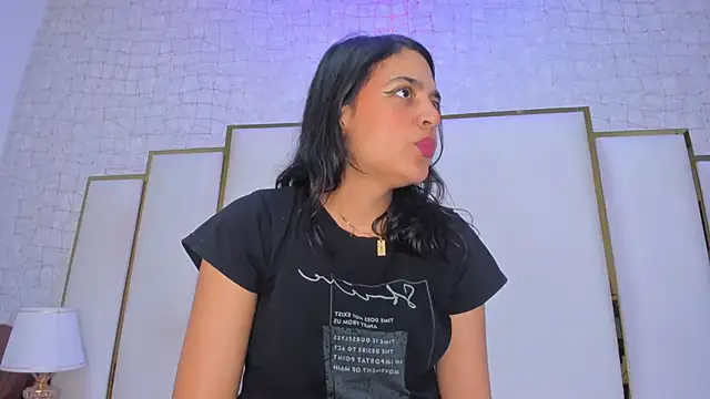 Snapshot of thalia888_ chatting on April 17, 5:38 pm thalia888 online show from April 17, 5:38 pm