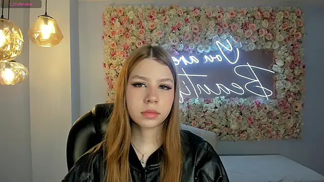 TiffannySins online show from March 29, 3:28 am