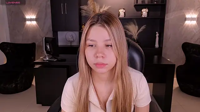 TiffannySins online show from July 11, 5:59 pm