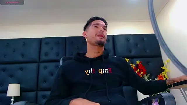 StivBigCock online show from September 23, 2:47 am