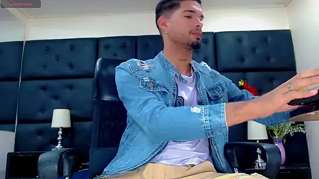 StivBigCock online show from September 26, 2:04 am