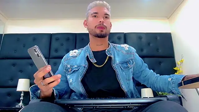 StivBigCock online show from October 5, 2:21 am