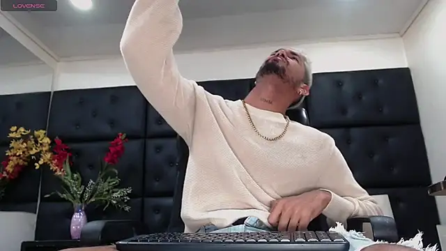 StivBigCock online show from October 11, 2:11 am