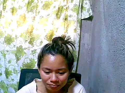Snapshot of Sweeetgurll chatting on September 15, 12:43 am Sweeetgurll online show from September 15, 12:43 am
