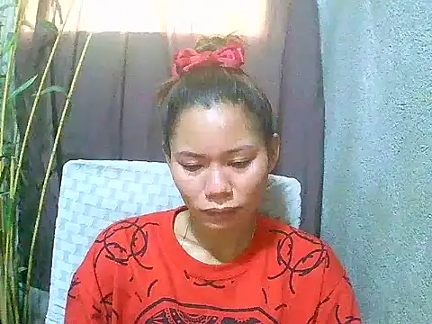 Snapshot of Sweeetgurll chatting on May 7, 2:17 am Sweeetgurll online show from May 7, 2:17 am
