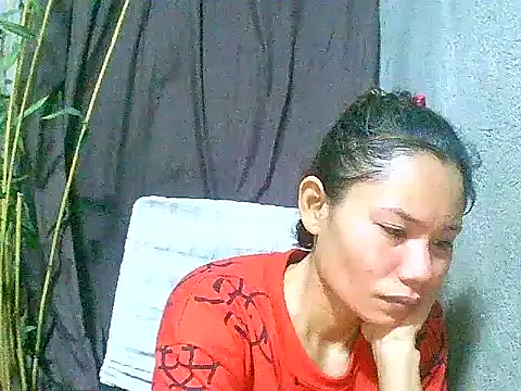 Snapshot of Sweeetgurll chatting on May 7, 2:55 pm Sweeetgurll online show from May 7, 2:55 pm