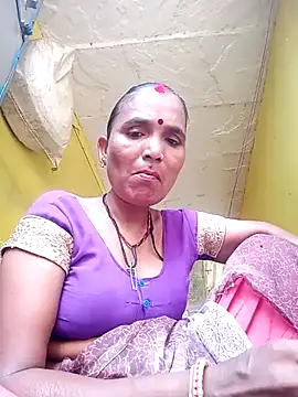 Snapshot of Monika_thakurr chatting on September 20, 8:48 am Monika thakurr online show from September 20, 8:48 am